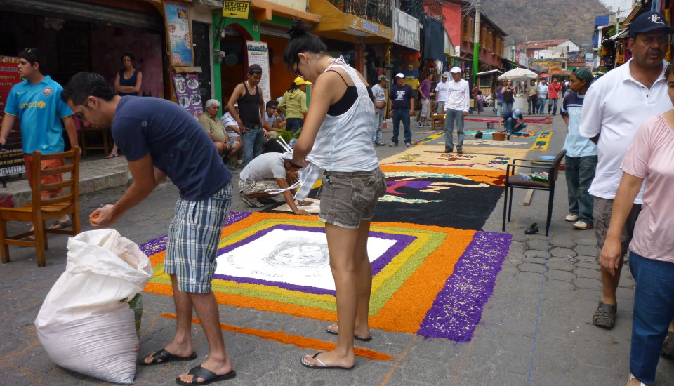 Semana Santa carpet prep